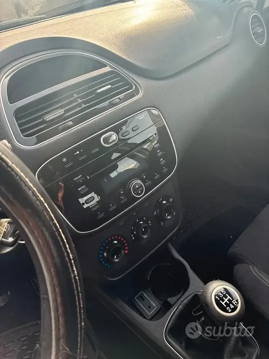Fiat Punto 2015 photo 5