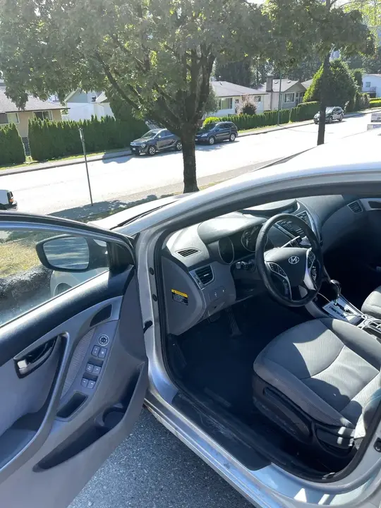 Hyundai Elantra 2011 photo 3