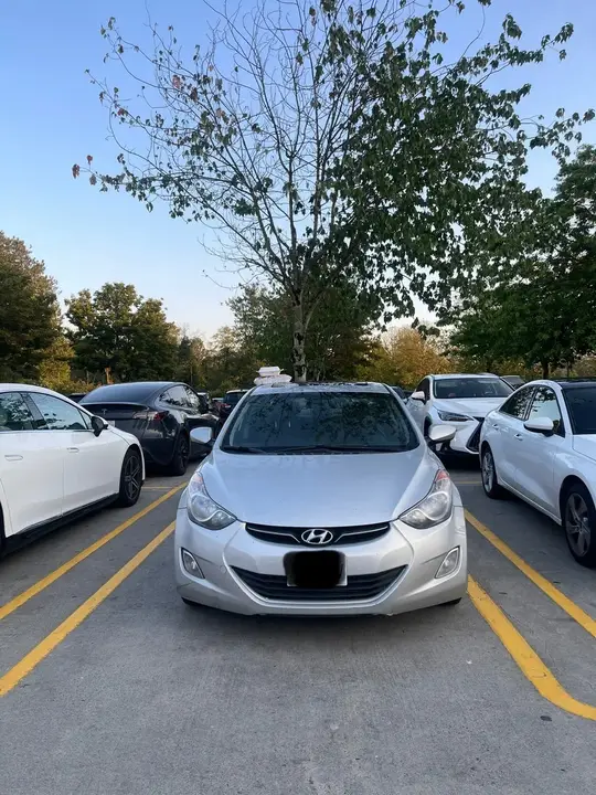 Hyundai Elantra 2011 photo 2