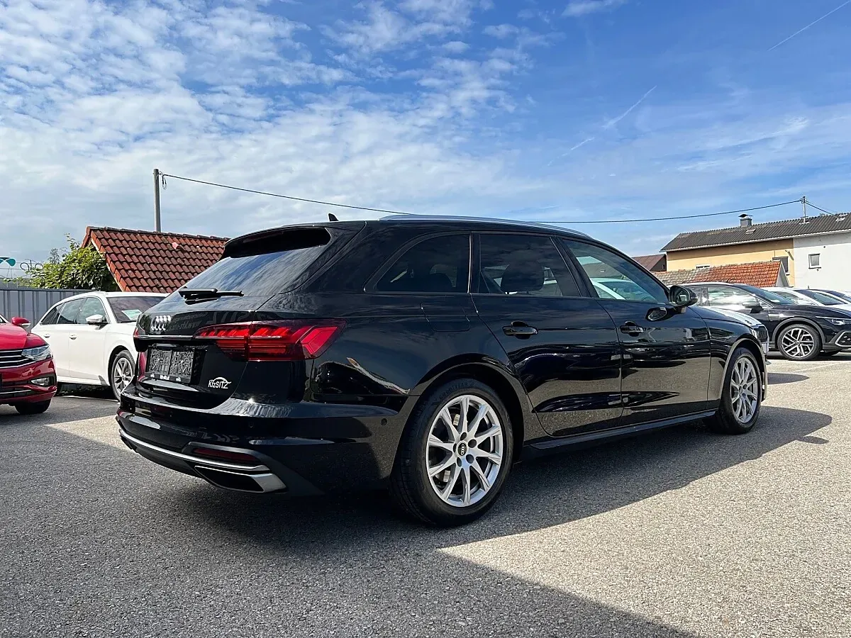 Audi A4 2023 photo 3