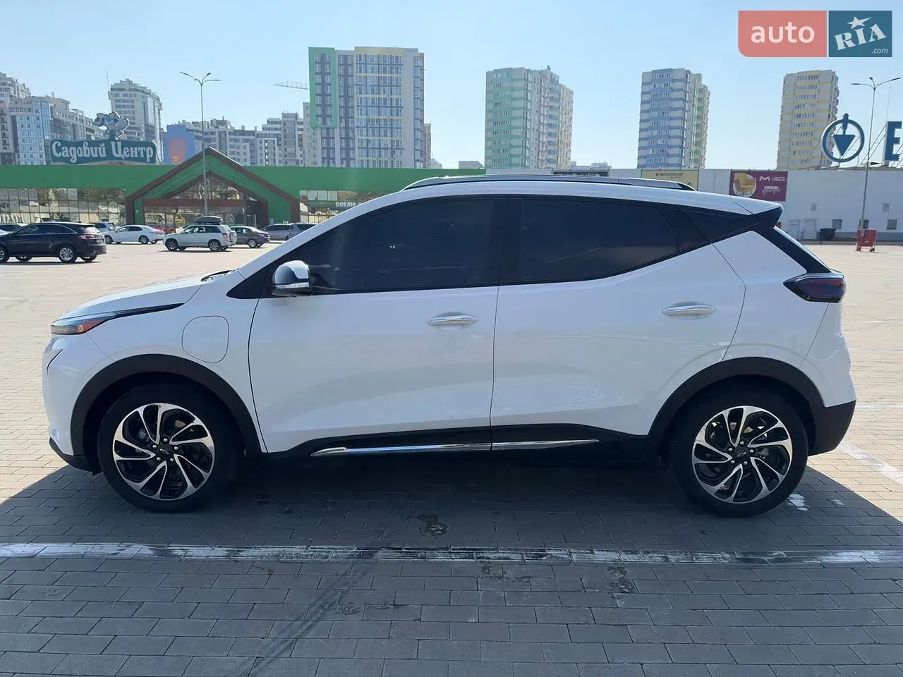 Chevrolet Bolt Euv 2023 photo 2