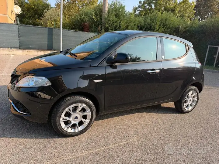 Lancia Ypsilon 2016 photo 4