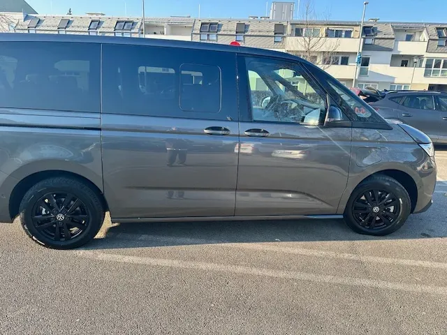 Volkswagen Multivan 2025 photo 2