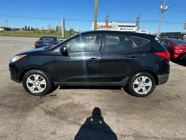 Hyundai Tucson 2011 photo 2