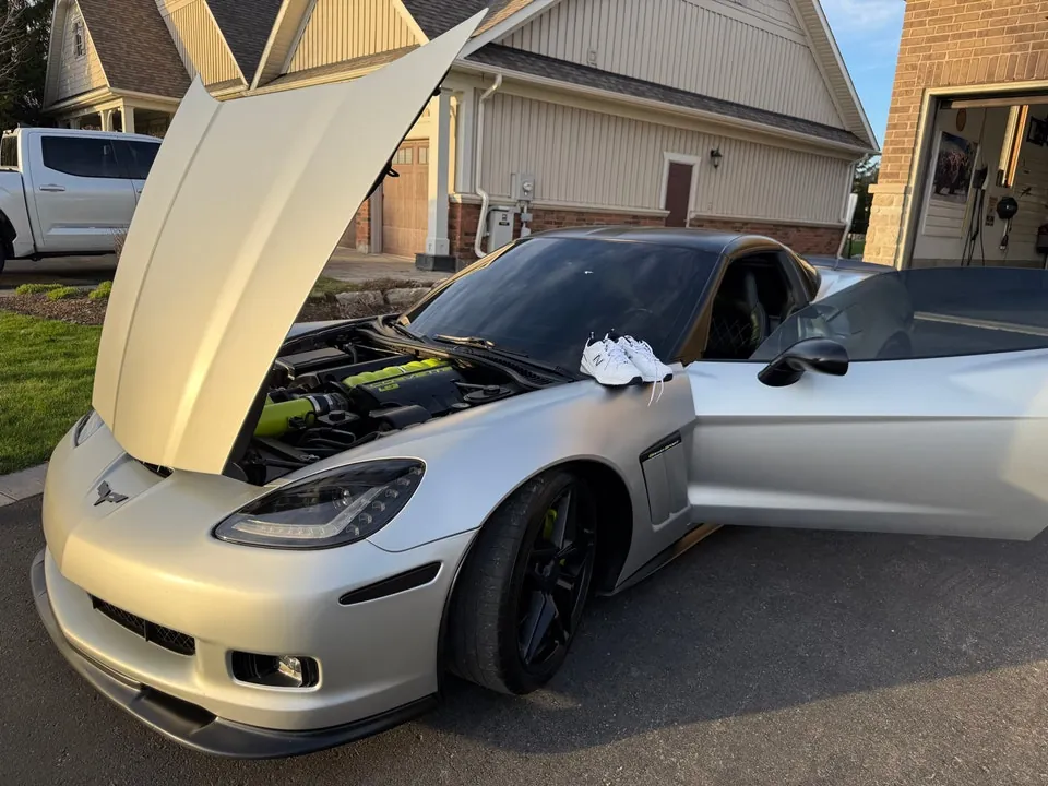 Chevrolet Corvette 2010 photo 4