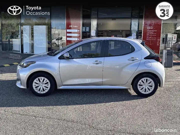 Toyota Yaris 2024 photo 3