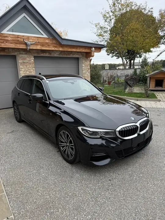 BMW 3 Series 2019 photo 2
