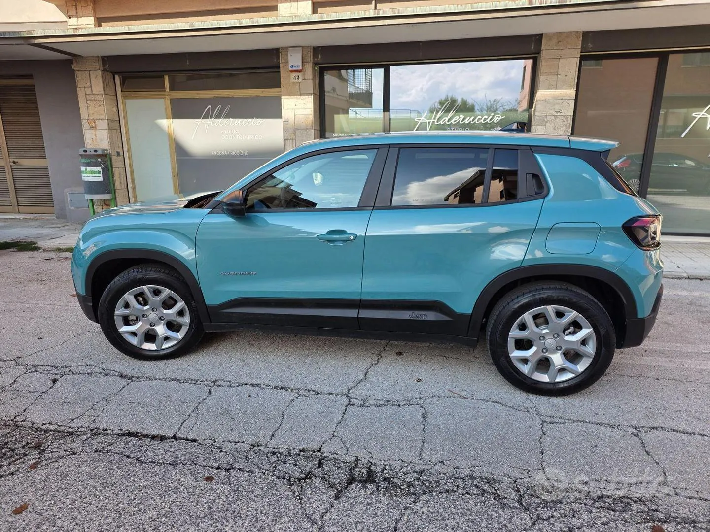 Jeep Avenger 2023 photo 2