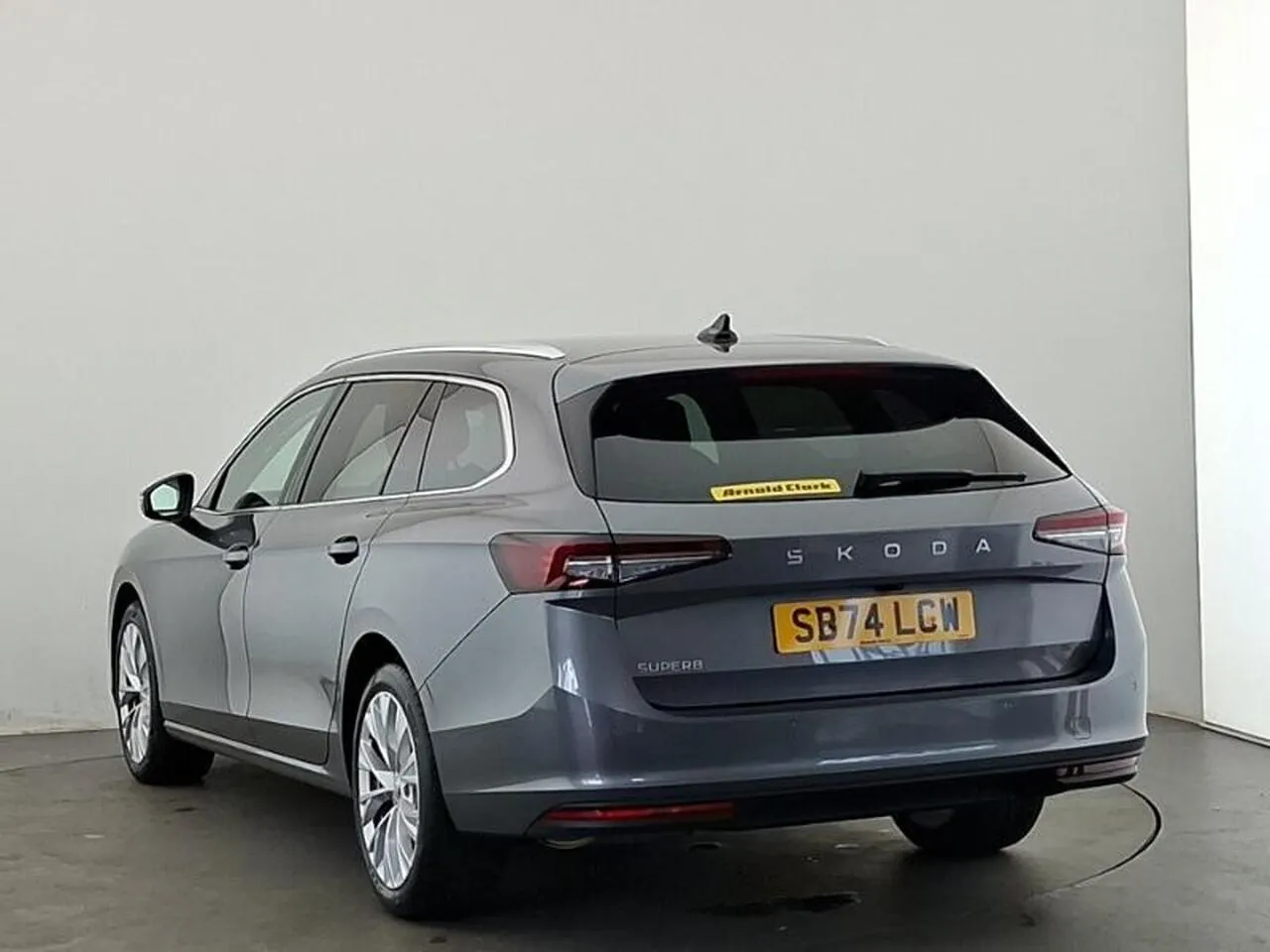 Skoda Superb 2024 photo 2