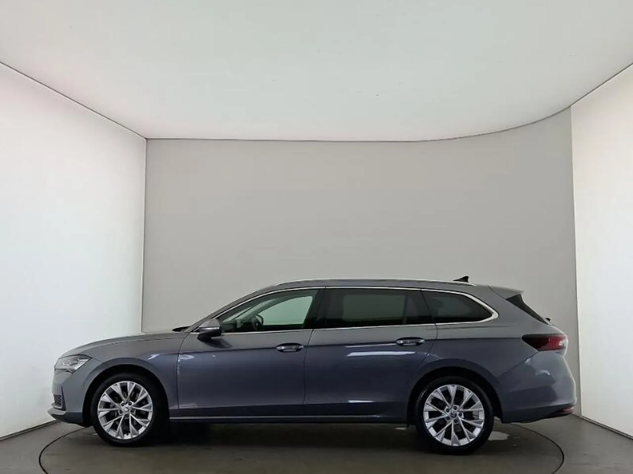 Skoda Superb 2024 photo 4