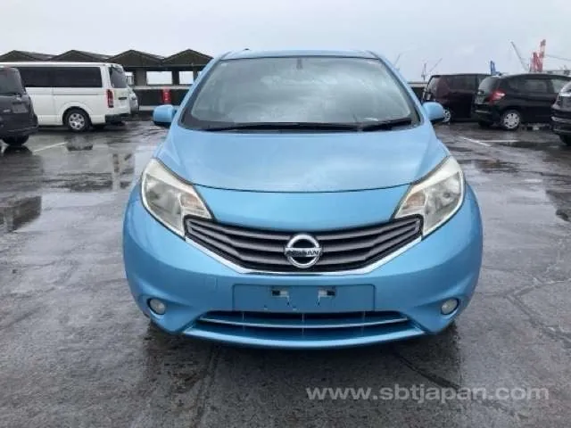 Nissan Note 2013 photo 5