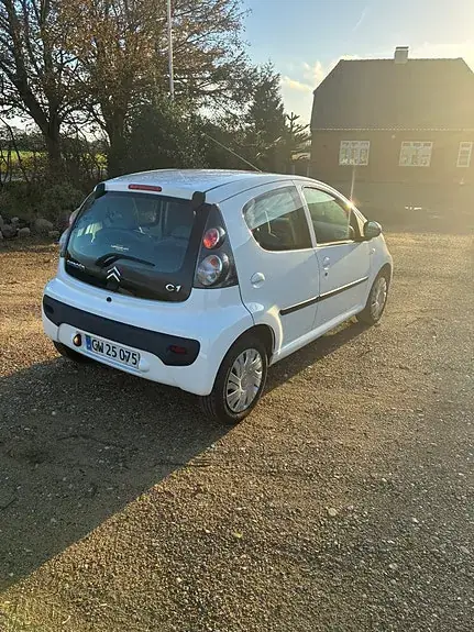 Citroen C1 2010 photo 4