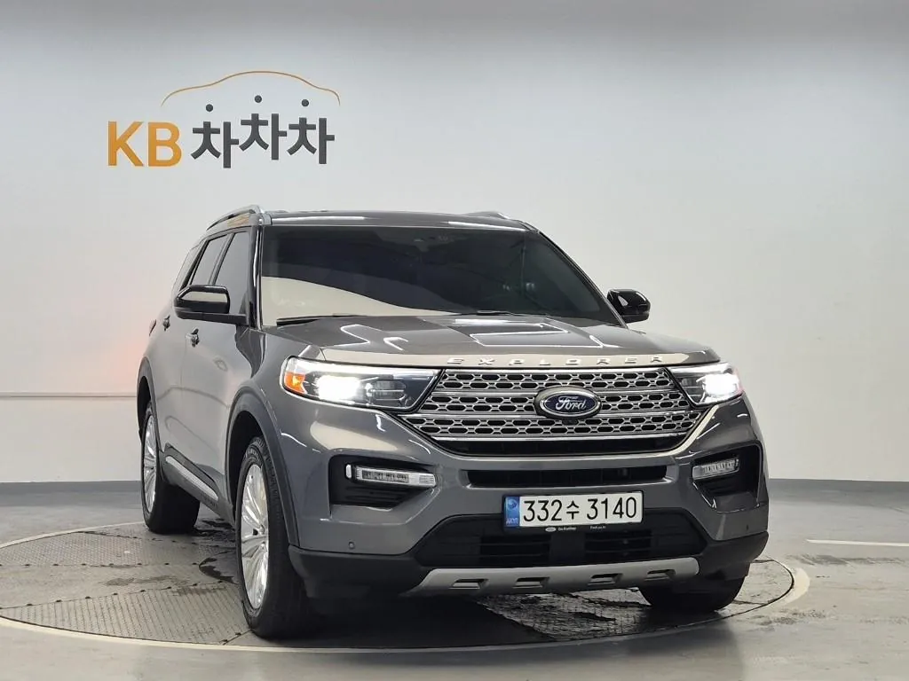 Ford Explorer 2022 photo 4