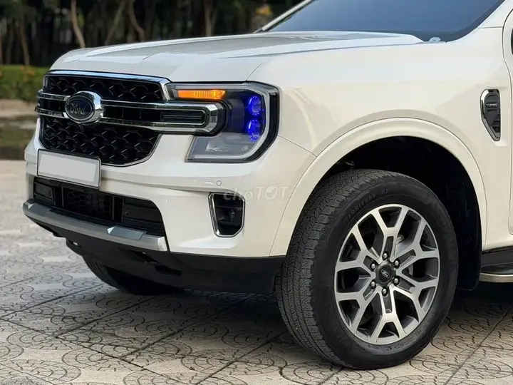 Ford Everest 2023 photo 3
