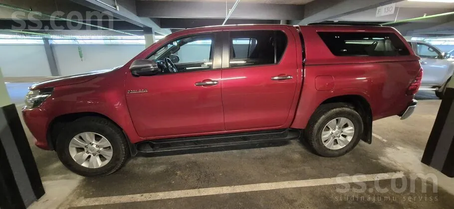 Toyota Hilux 2017 photo 2