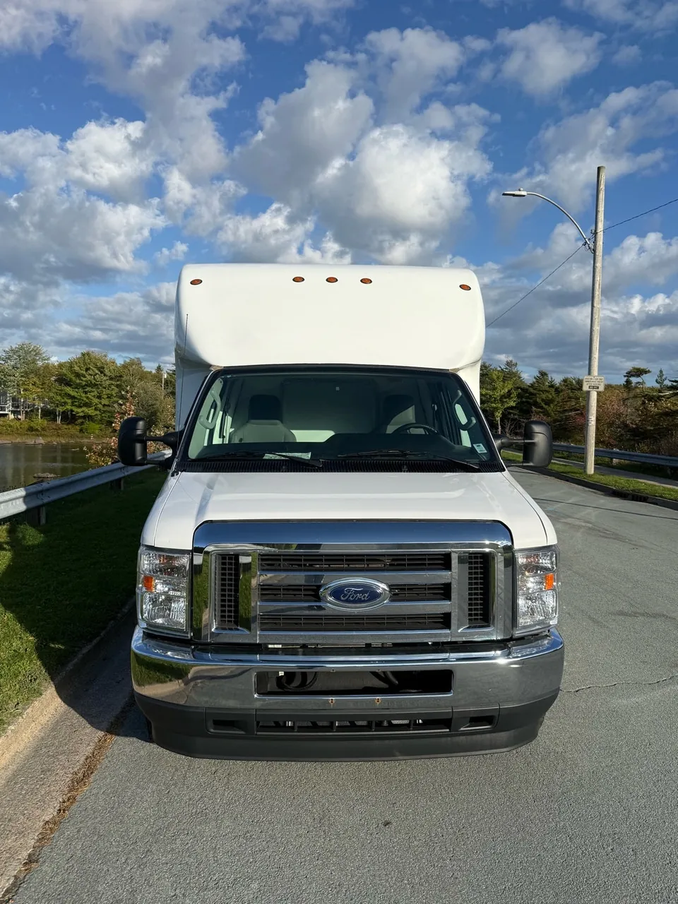 Ford E450 Cube 2022 photo 3