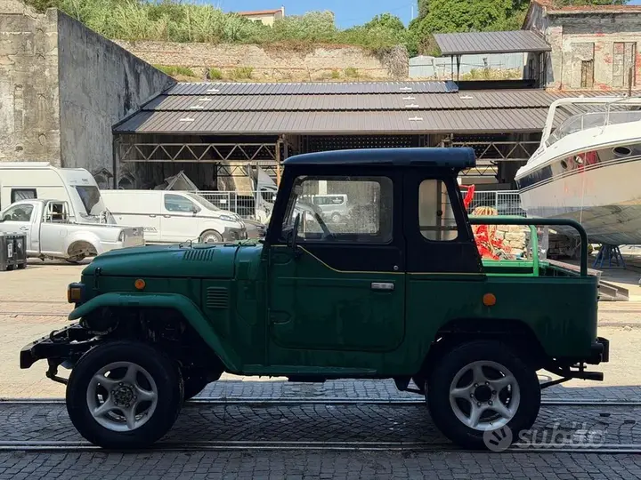 Toyota Land Cruiser 1983 photo 2