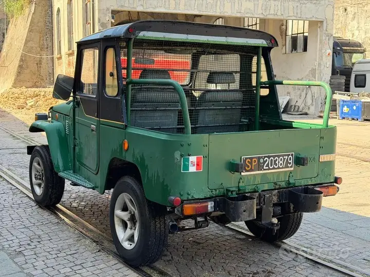 Toyota Land Cruiser 1983 photo 3