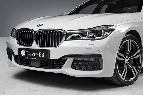 BMW 750D 2016 photo 2