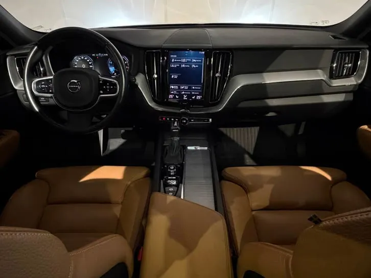 Volvo Xc60 2017 photo 2