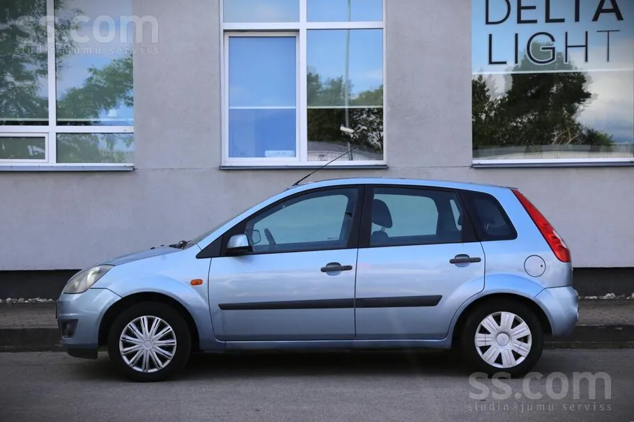 Ford Fiesta 2007 photo 2
