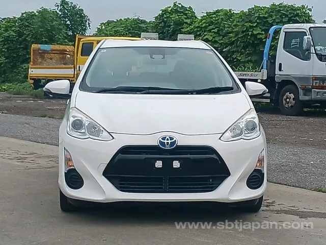 Toyota Aqua S 2017 photo 2