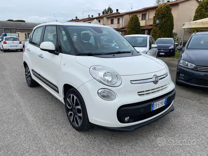 Fiat 500L 2013 photo 2