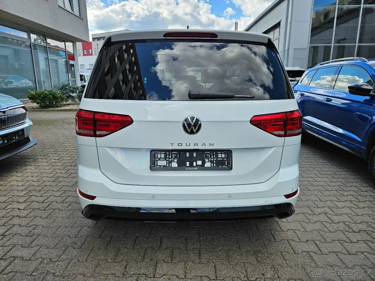Volkswagen Touran 2023 photo 5
