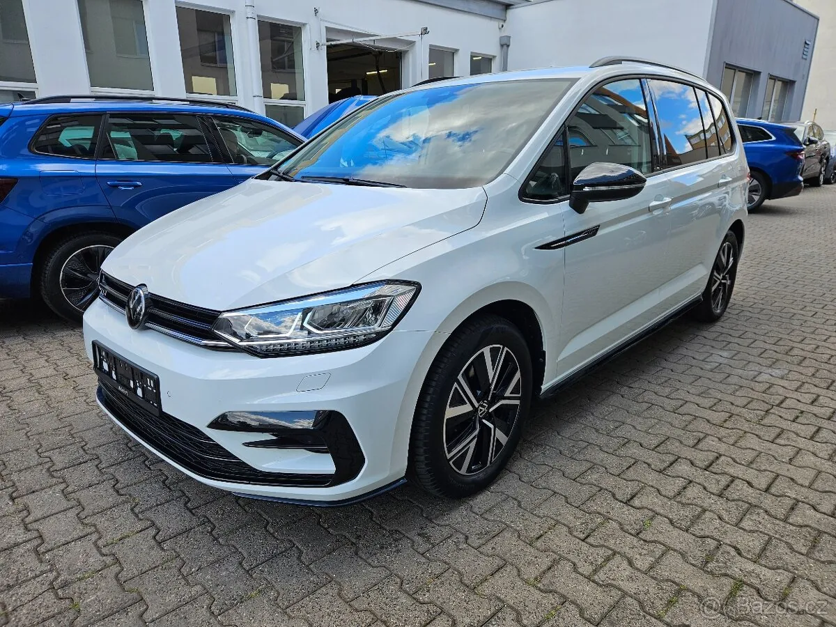 Volkswagen Touran 2023 photo 3