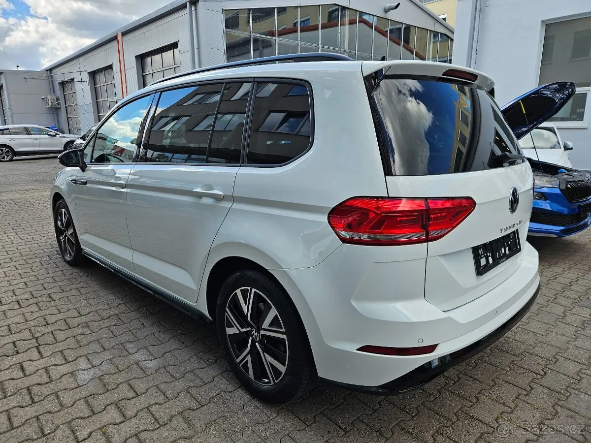 Volkswagen Touran 2023 photo 4