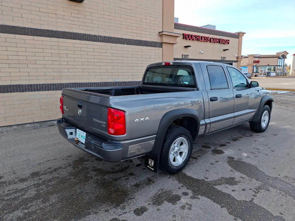 Dodge Dakota 2010 photo 2