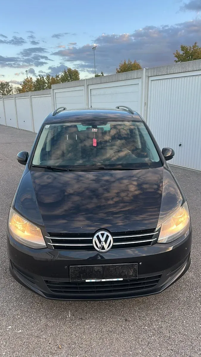 Volkswagen Sharan 2011 photo 2
