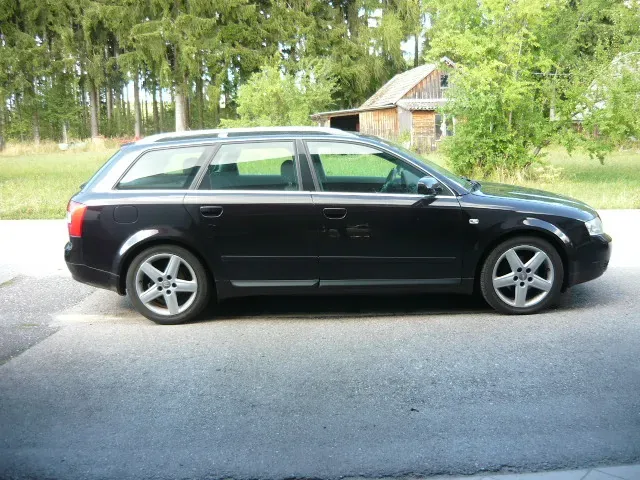 Audi A4 2004 photo 2