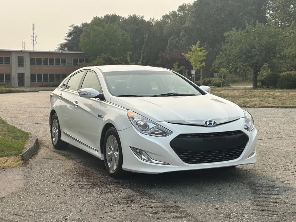 Hyundai Sonata 2014 photo 2