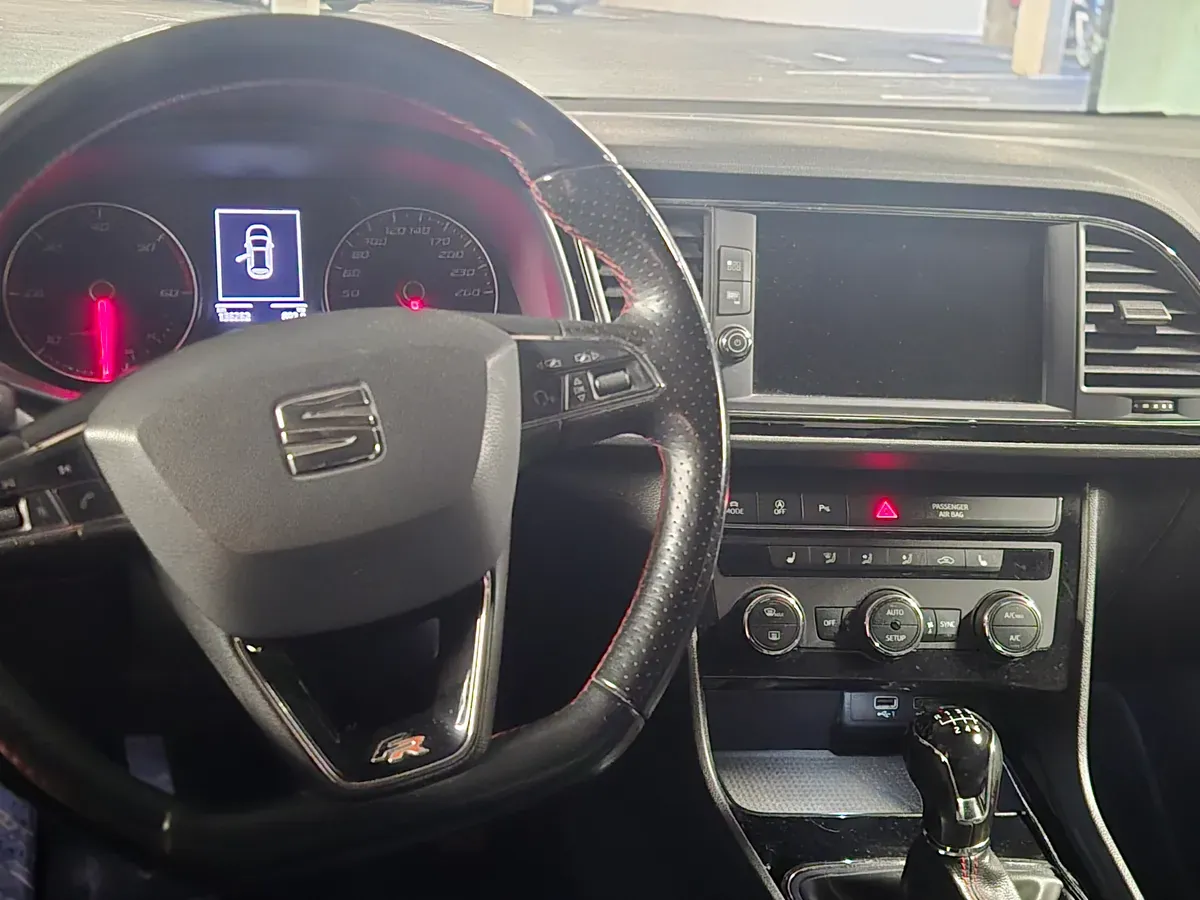 Seat Leon 2017 photo 2