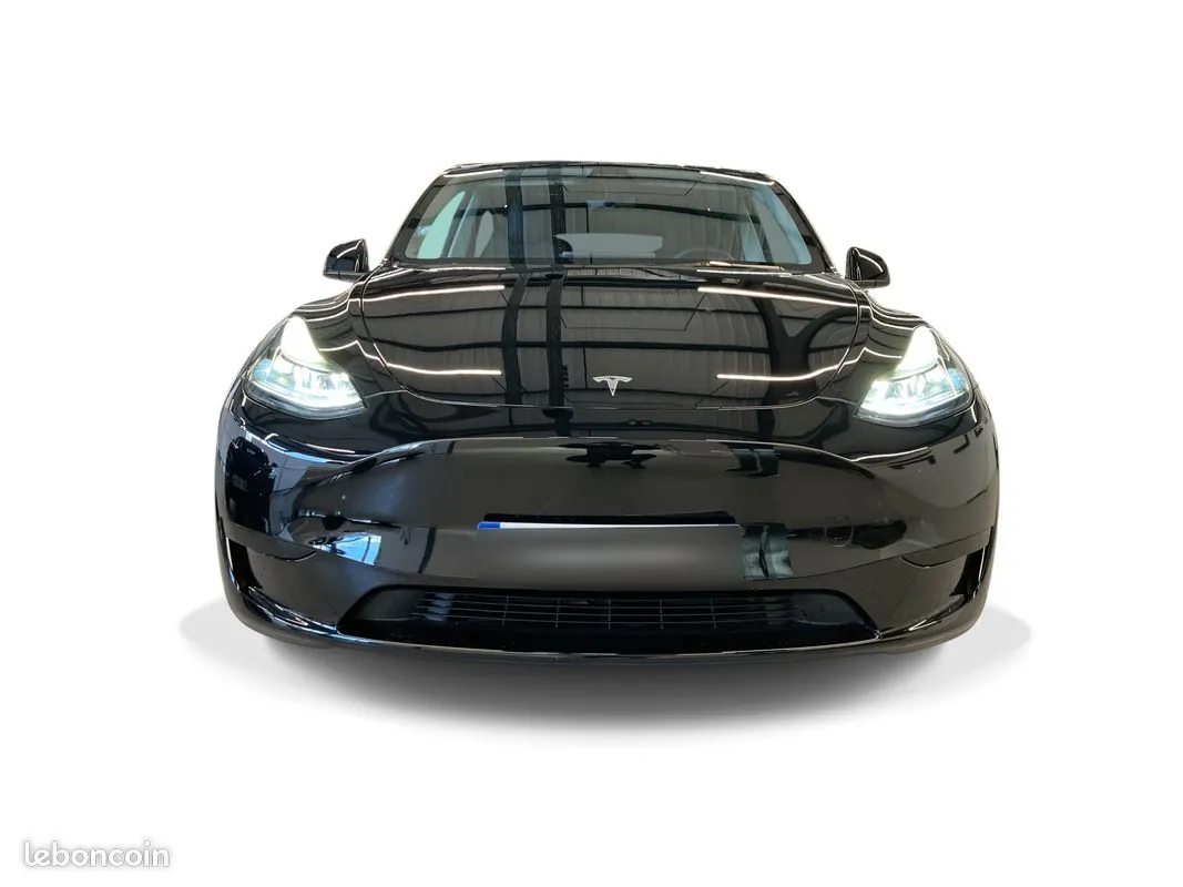 Tesla Model Y 2023 photo 2