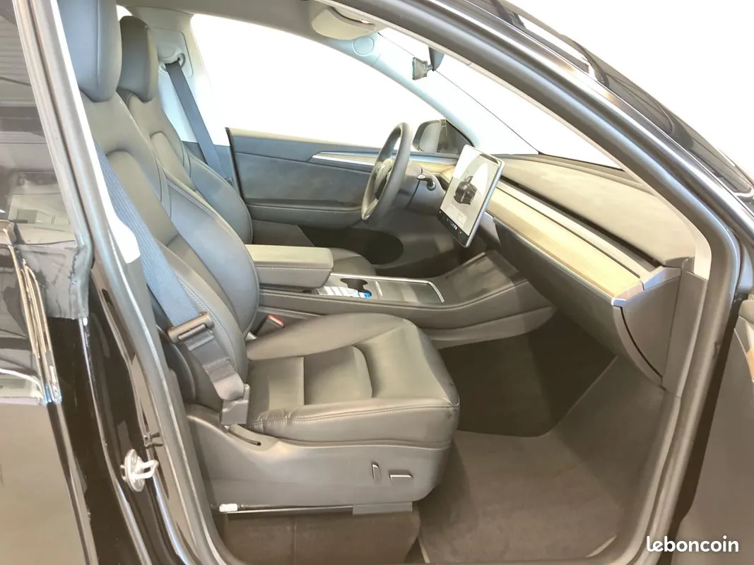 Tesla Model Y 2023 photo 4