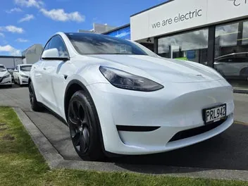 Tesla Model Y 2023 photo 3