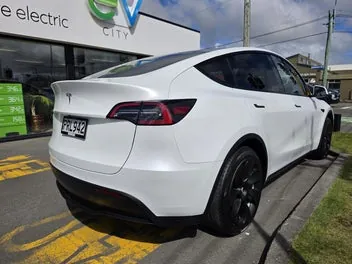 Tesla Model Y 2023 photo 5
