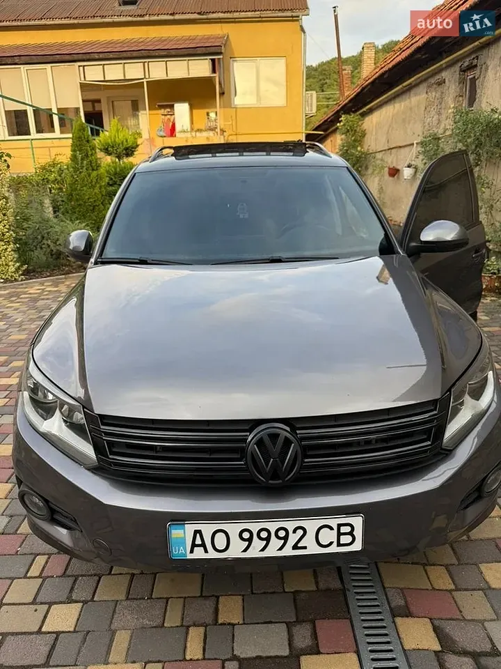 Volkswagen Tiguan 2012 photo 2