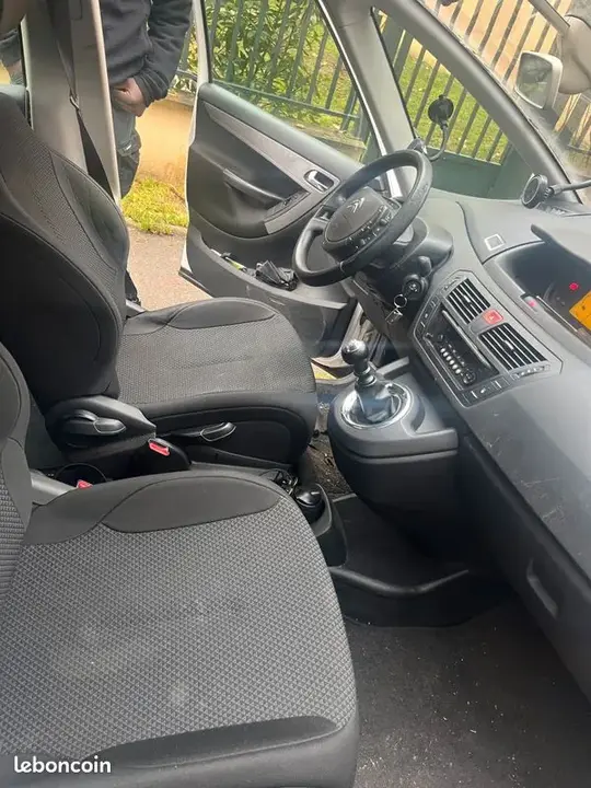 Citroen C4 Picasso 2012 photo 3