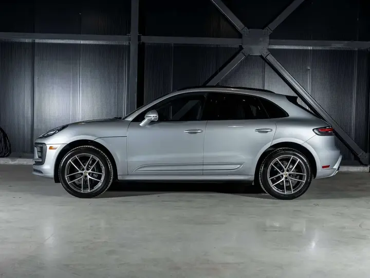 Porsche Macan 2025 photo 2
