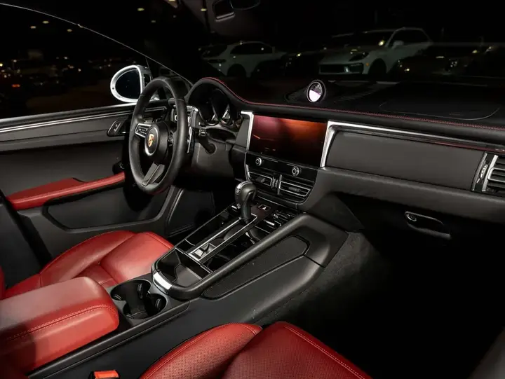 Porsche Macan 2025 photo 4