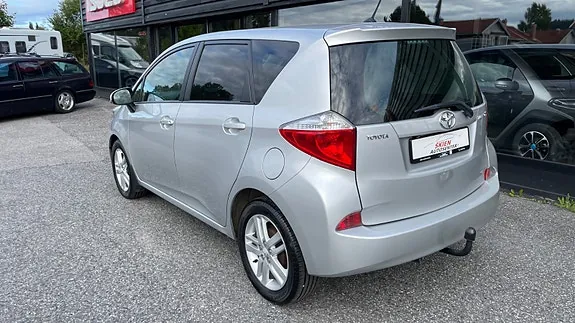 Toyota Verso-S 2012 photo 5