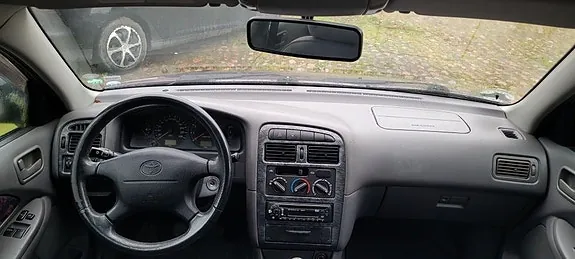 Toyota Avensis 2000 photo 5