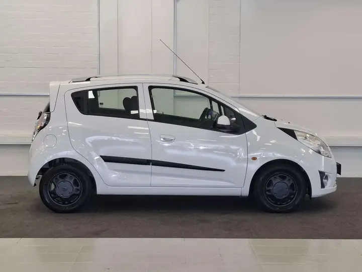 Chevrolet Spark 2011 photo 4