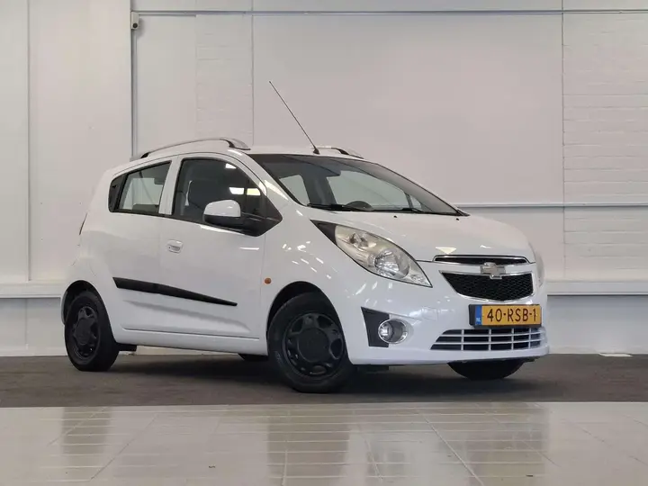 Chevrolet Spark 2011 photo 2