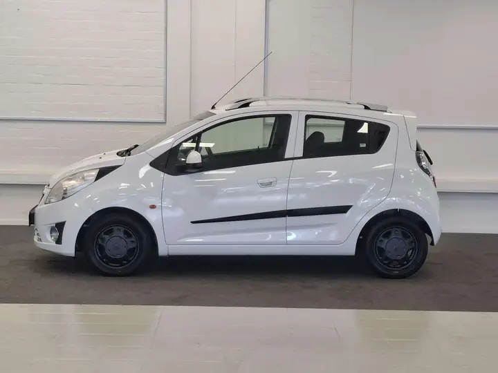 Chevrolet Spark 2011 photo 3