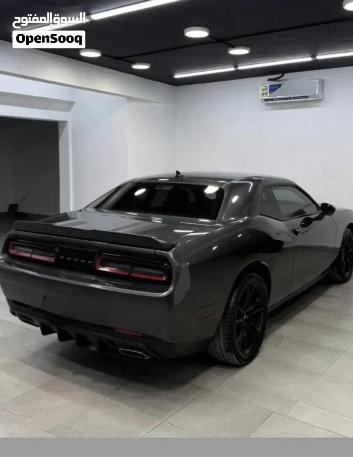 Dodge Challenger 2018 photo 2