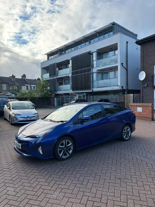 Toyota Prius 2016 photo 2